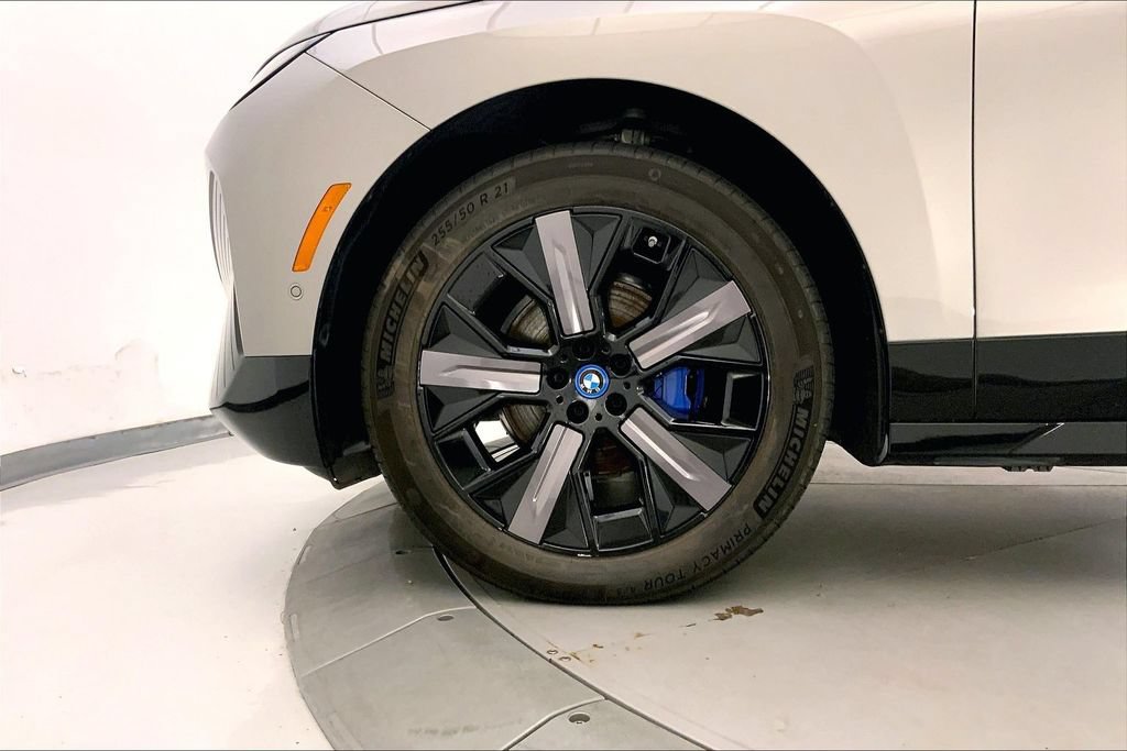Certified 2024 BMW iX xDrive50 w/ Premium Package AWD/4WD image 8