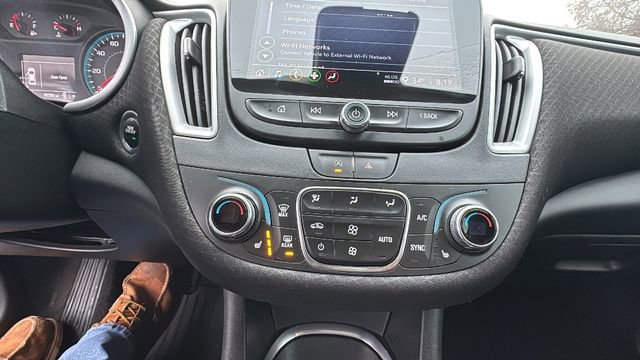 Used 2023 Chevrolet Malibu LT image 20