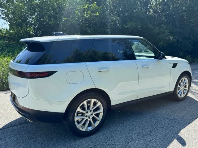 Used 2025 Land Rover Range Rover Sport AWD/4WD image 5