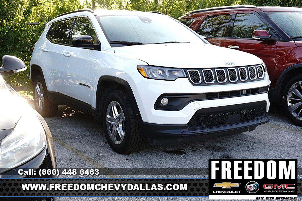 Used 2024 Jeep Compass Latitude w/ Altitude Special Edition AWD/4WD image 1