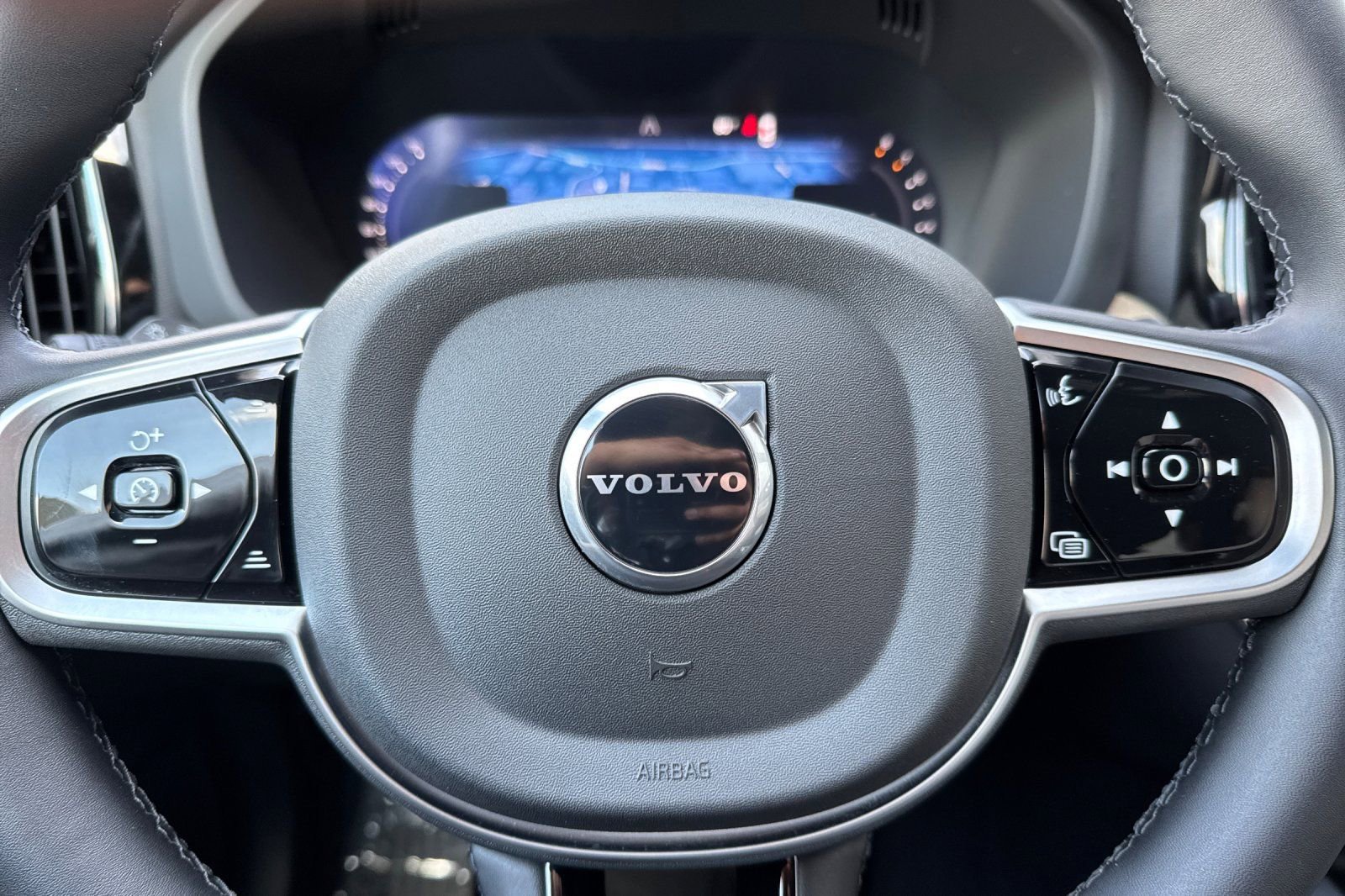 Certified 2026 Volvo XC60 B5 Plus w/ Protection Package Premier AWD/4WD image 26