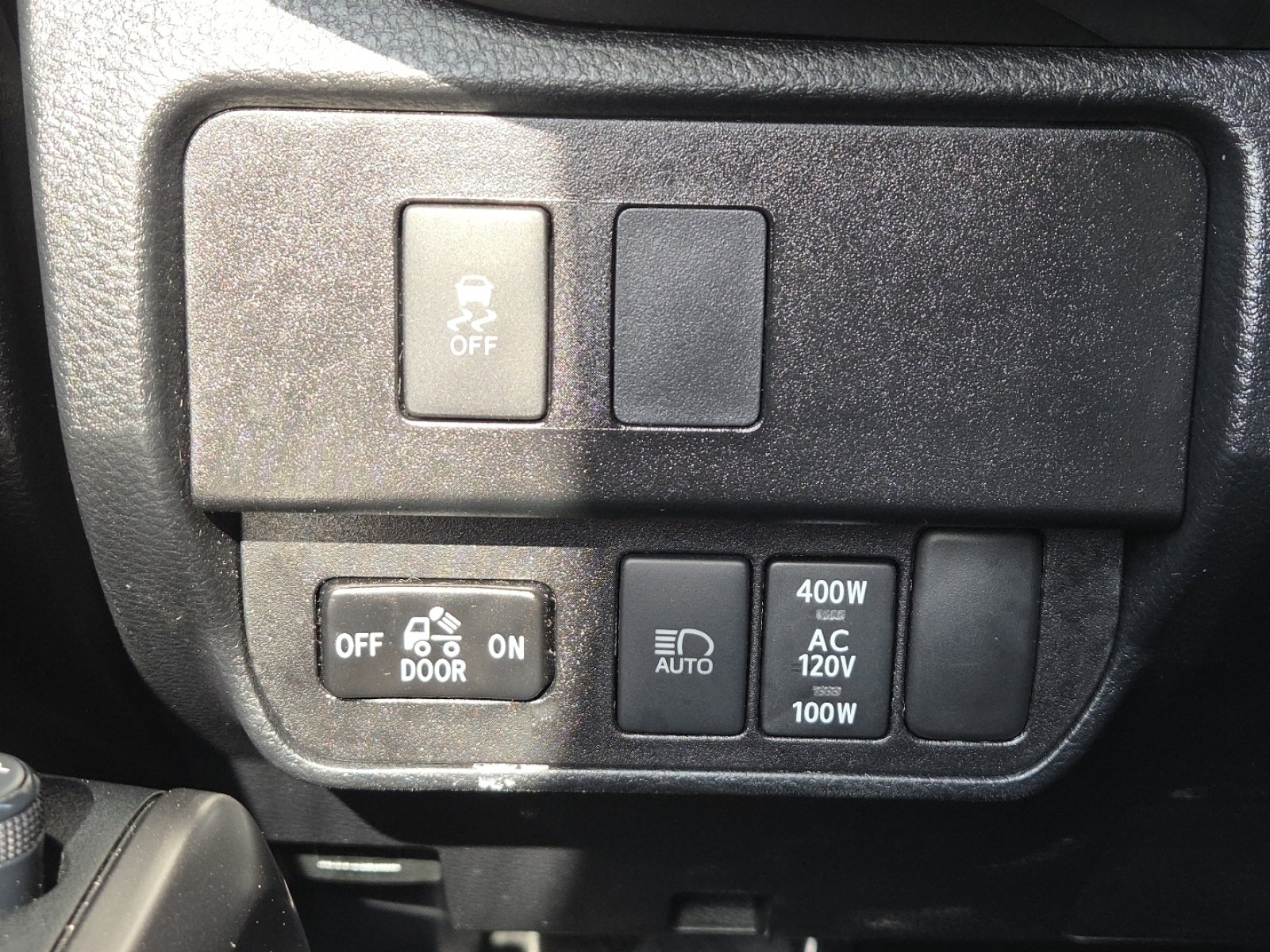 Used 2021 Toyota Tacoma TRD Off-Road AWD/4WD image 33
