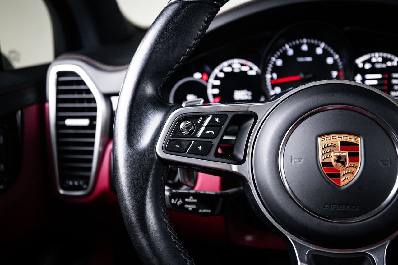 Certified 2023 Porsche Cayenne AWD/4WD image 17