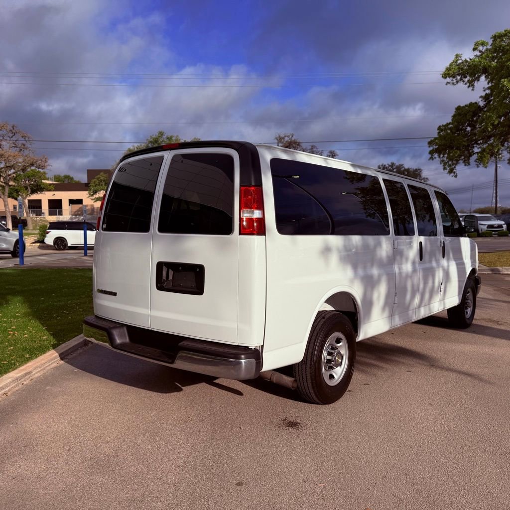 Used 2025 Chevrolet Express 3500 LT w/ LT Preferred Equipment Group image 5