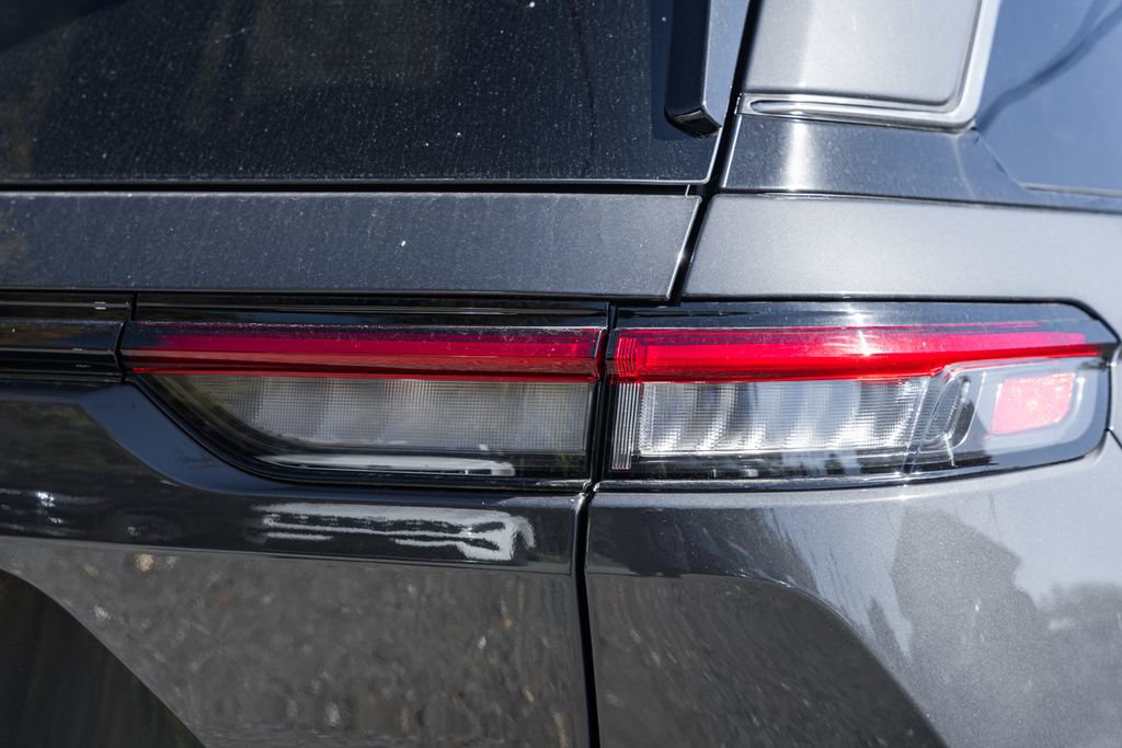 New 2025 Jeep Grand Cherokee Laredo X w/ Luxury Tech Group I image 6