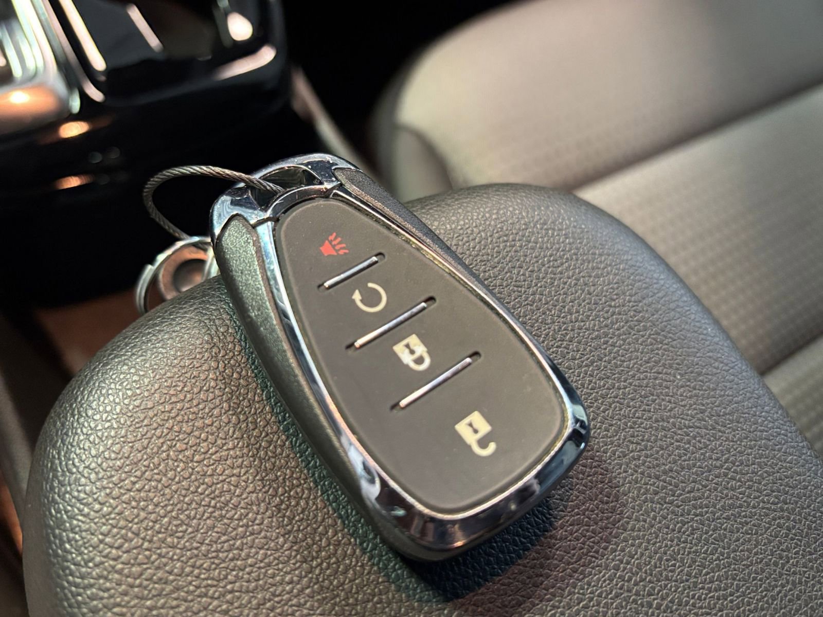 Used 2025 Chevrolet Trax LT FWD image 21