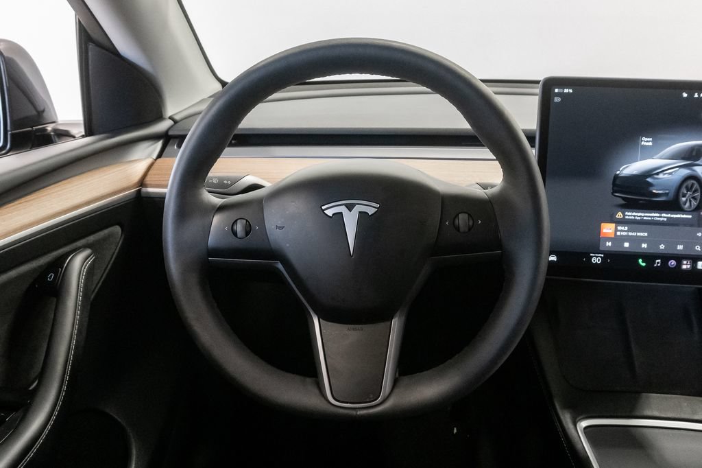 Used 2025 Tesla Model Y Long Range AWD/4WD image 12