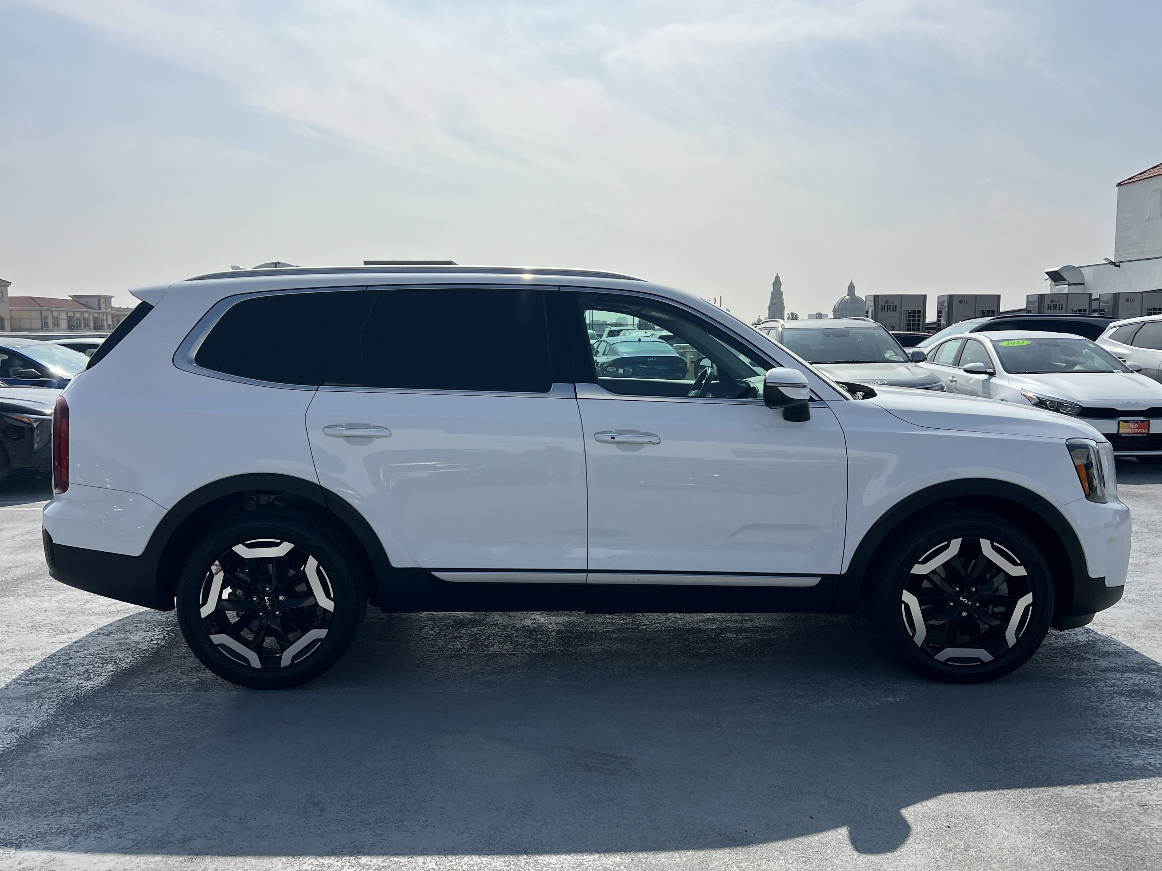 Certified 2023 Kia Telluride S w/ S Sunroof Package image 10