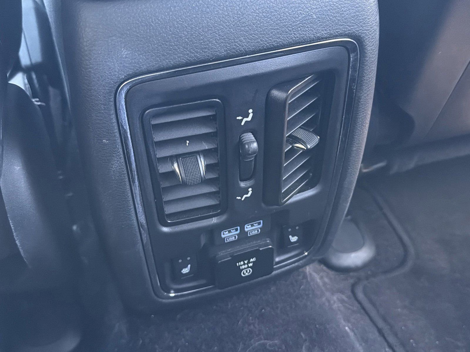 Used 2019 Jeep Grand Cherokee Overland AWD/4WD image 18