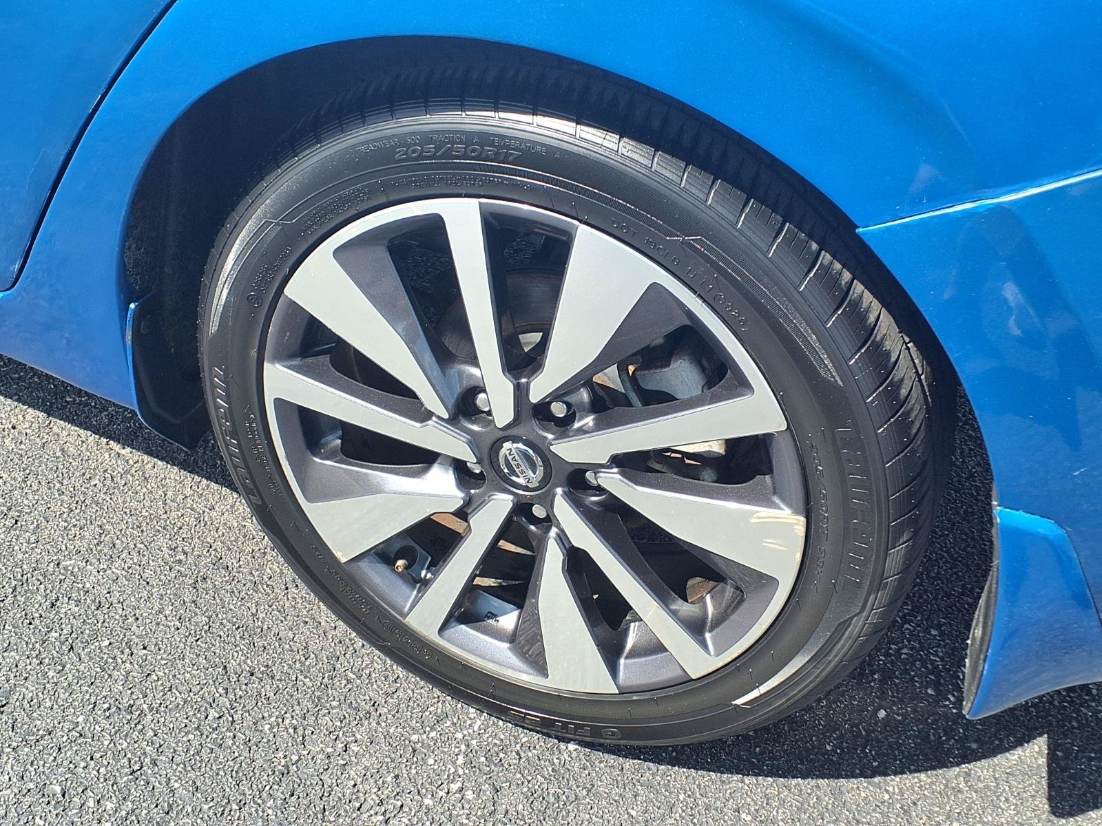 Used 2020 Nissan Sentra SV w/ SV Premium Package FWD image 9