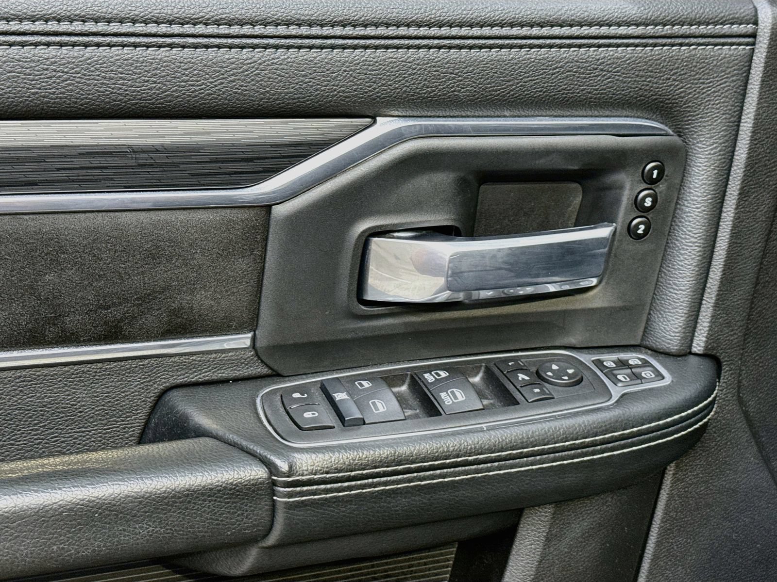 Used 2024 RAM 3500 Laramie w/ Night Edition AWD/4WD image 21