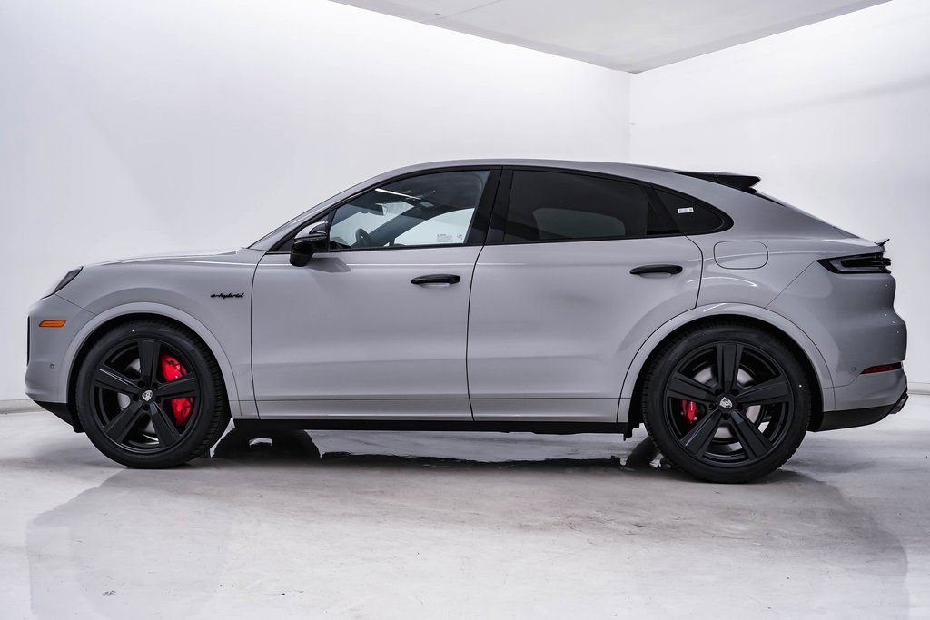 New 2025 Porsche Cayenne Turbo AWD/4WD image 2