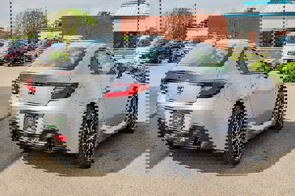 Used 2022 Toyota GR86 w/ ALL Weather Mat Package (TMS) image 9