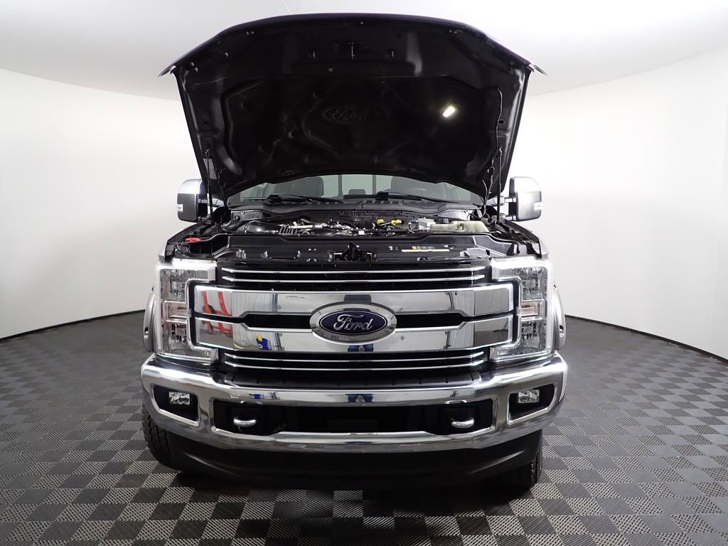 Used 2019 Ford F350 Lariat w/ Chrome Package image 10