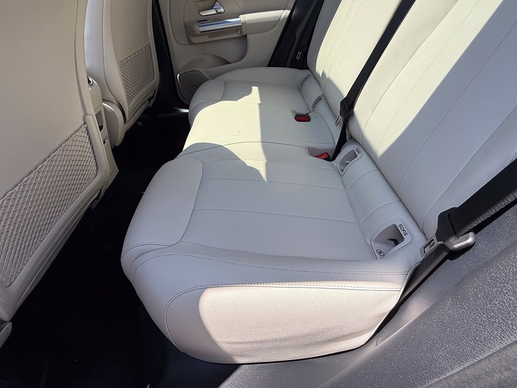 Used 2025 Mercedes-Benz GLA 250 4MATIC image 29