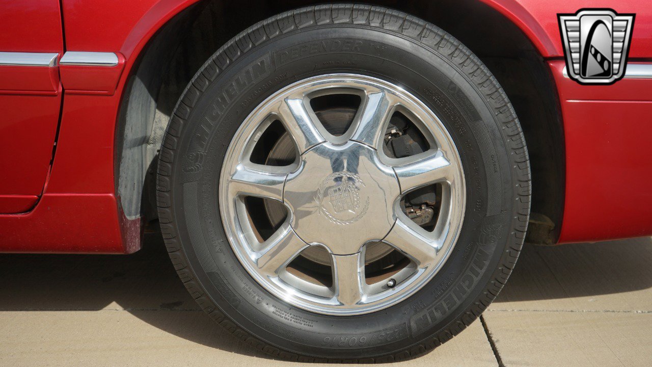 Used 2001 Cadillac Eldorado ESC w/ Comfort/Convenience Pkg image 9