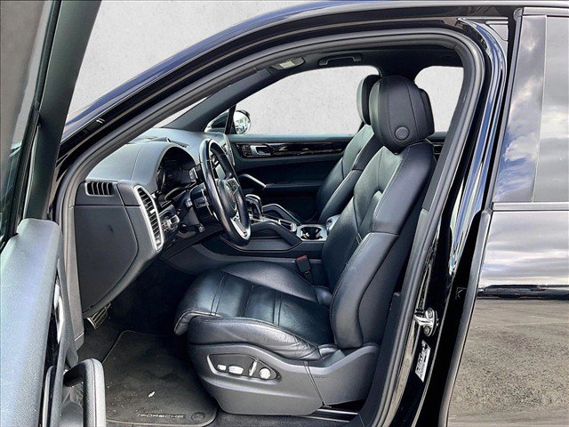 Used 2020 Porsche Cayenne S AWD/4WD image 24