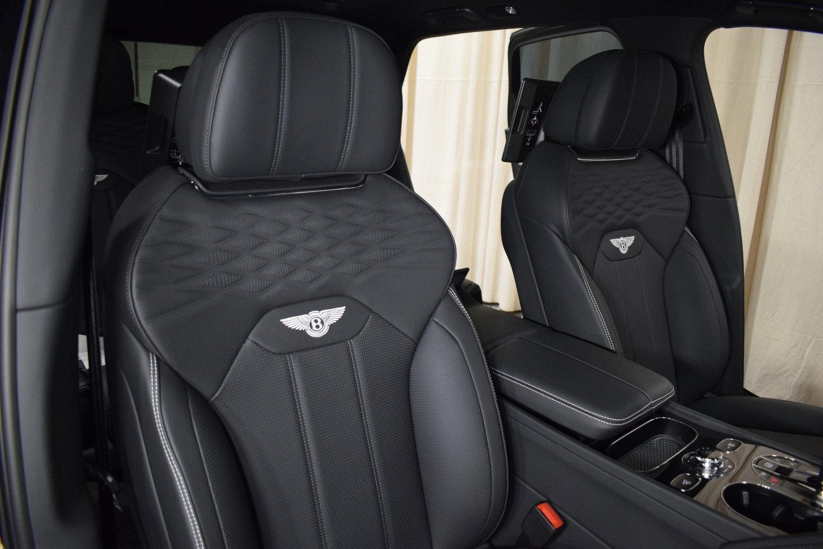 New 2024 Bentley Bentayga Extended Wheelbase image 28