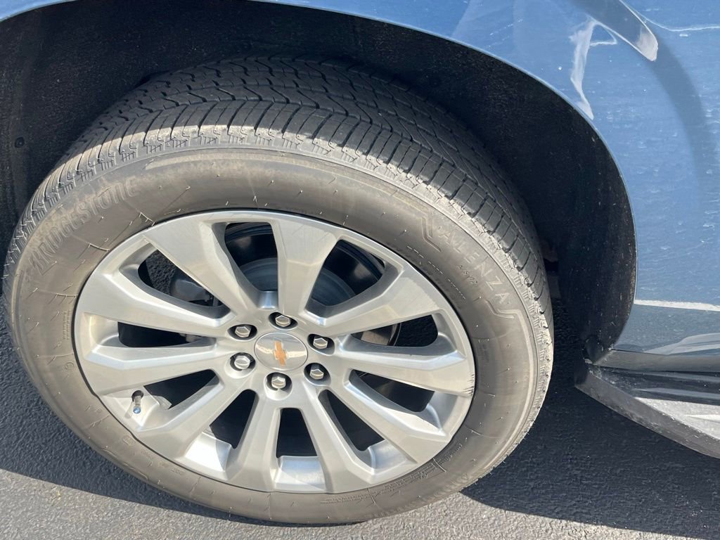 Used 2025 Chevrolet Suburban Premier image 5