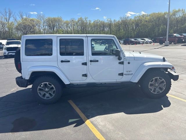 Used 2017 Jeep Wrangler Unlimited Sahara w/ Connectivity Group AWD/4WD image 9