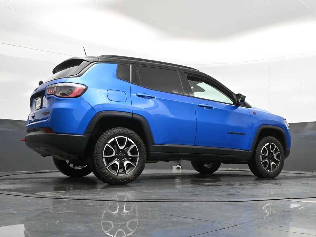 Used 2025 Jeep Compass Trailhawk AWD/4WD image 41