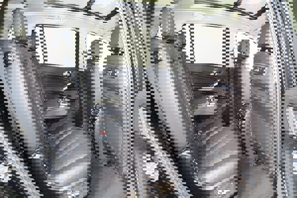 Used 2023 BMW X7 xDrive40i w/ Premium Package image 15