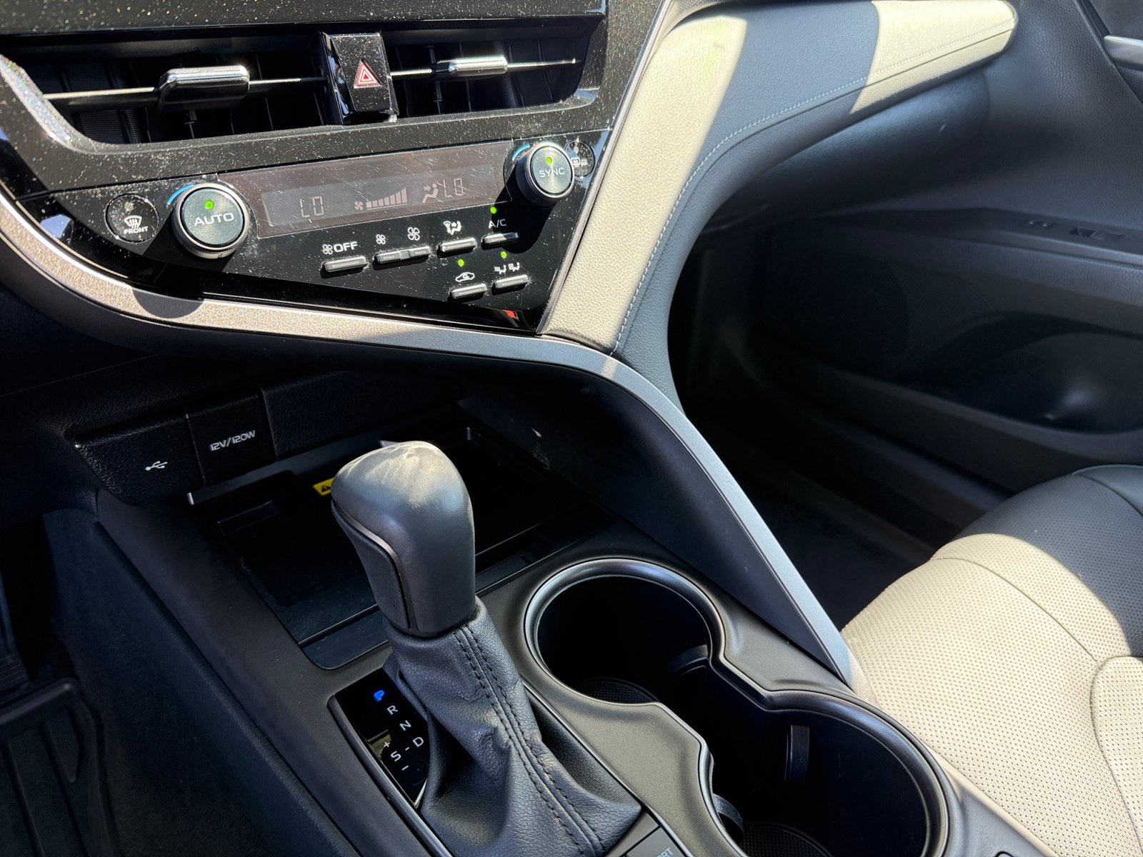 Used 2023 Toyota Camry XSE w/ Navigation Package FWD image 13
