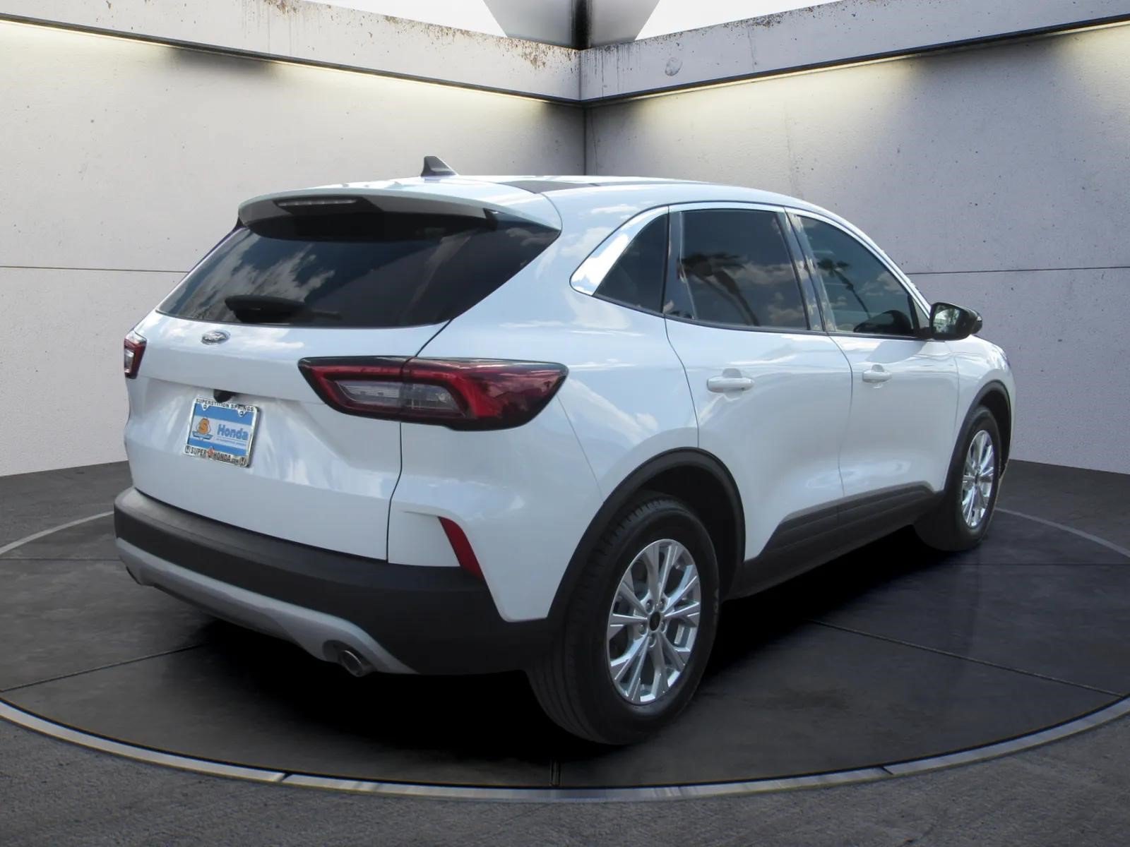 Used 2023 Ford Escape Active FWD image 5