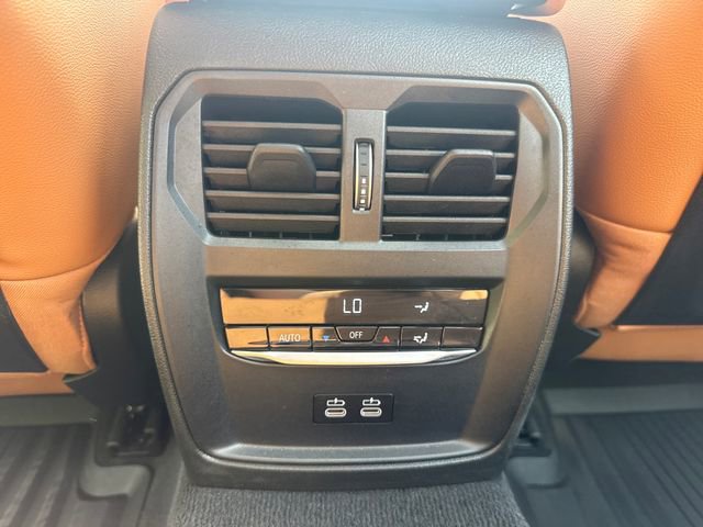 Used 2025 BMW 330i xDrive Sedan w/ Premium Package image 23