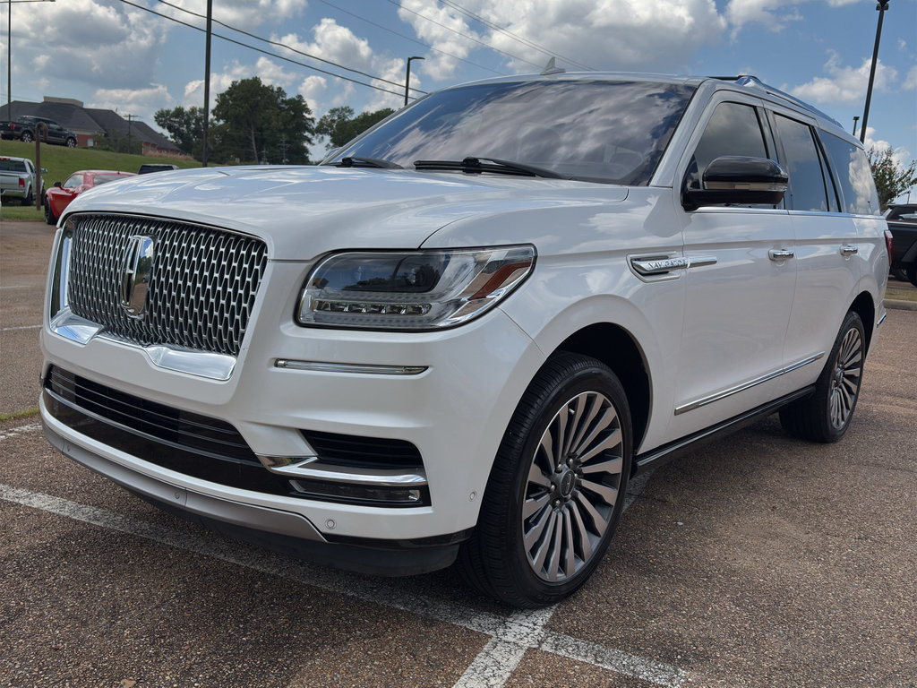 Used 2019 Lincoln Navigator Reserve w/ Cargo Package AWD/4WD image 11