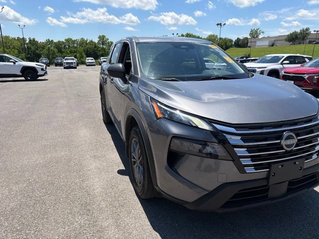 Used 2024 Nissan Rogue S AWD/4WD image 7
