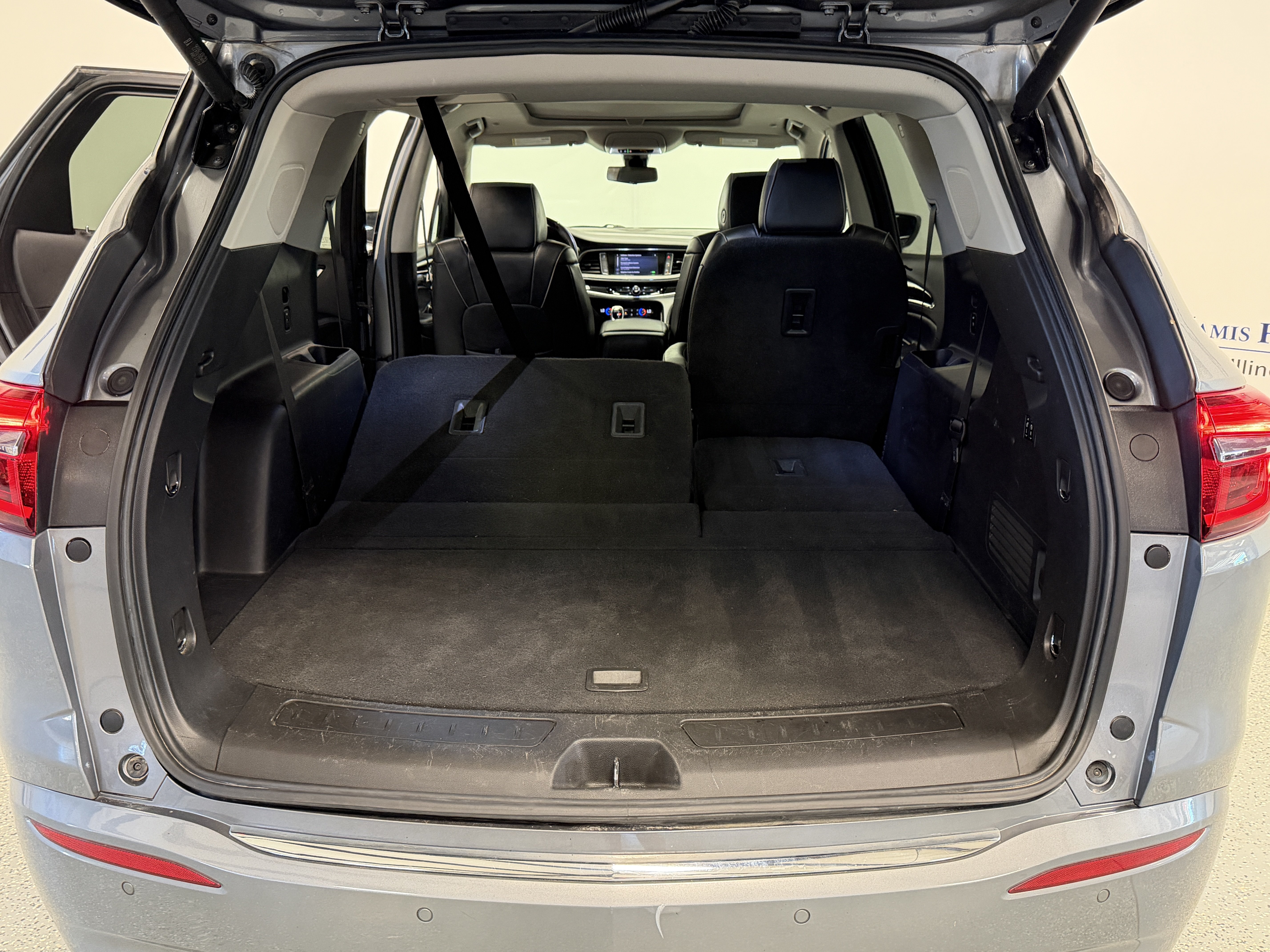 Used 2020 Buick Enclave Avenir w/ Avenir Technology Package FWD image 27