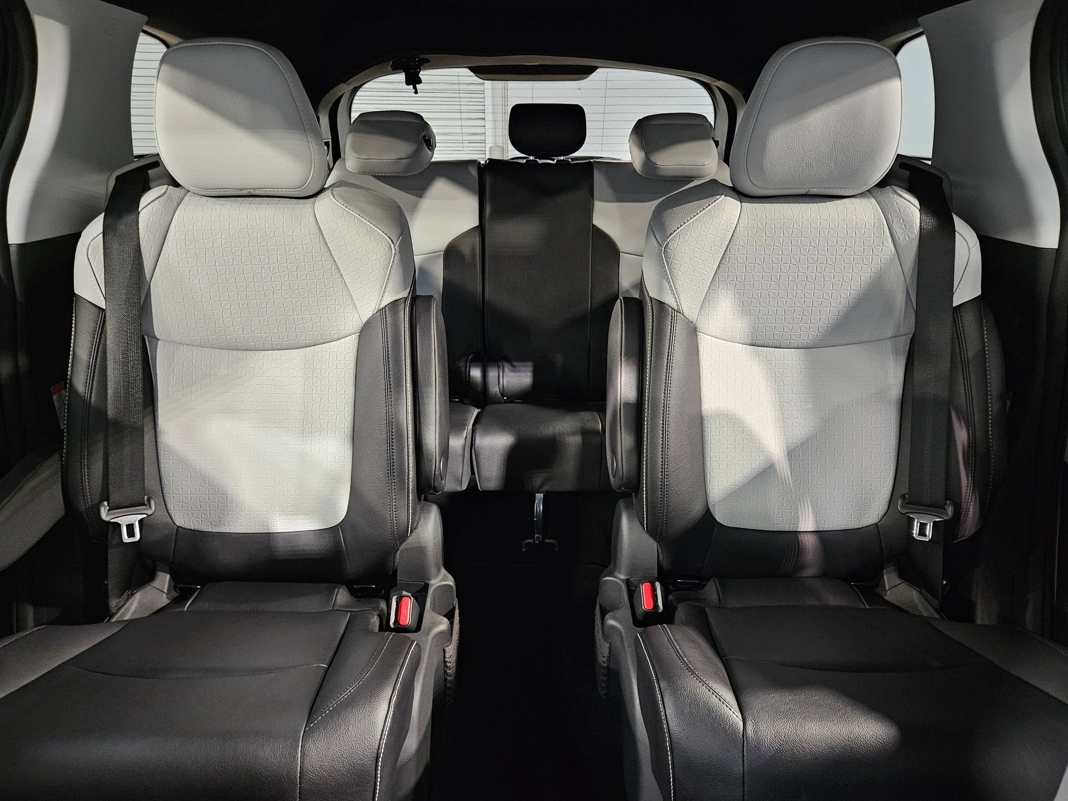 Certified 2025 Toyota Sienna XSE FWD image 13