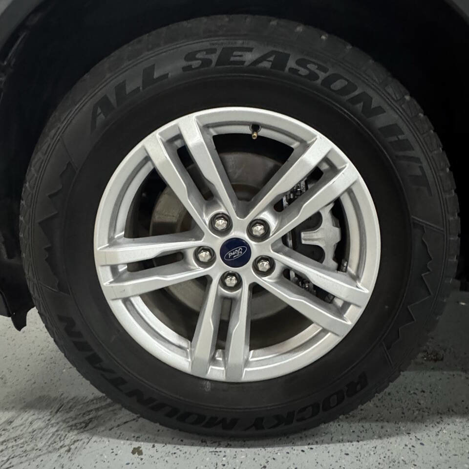 Used 2020 Ford Explorer XLT w/ Equipment Group 202A image 33