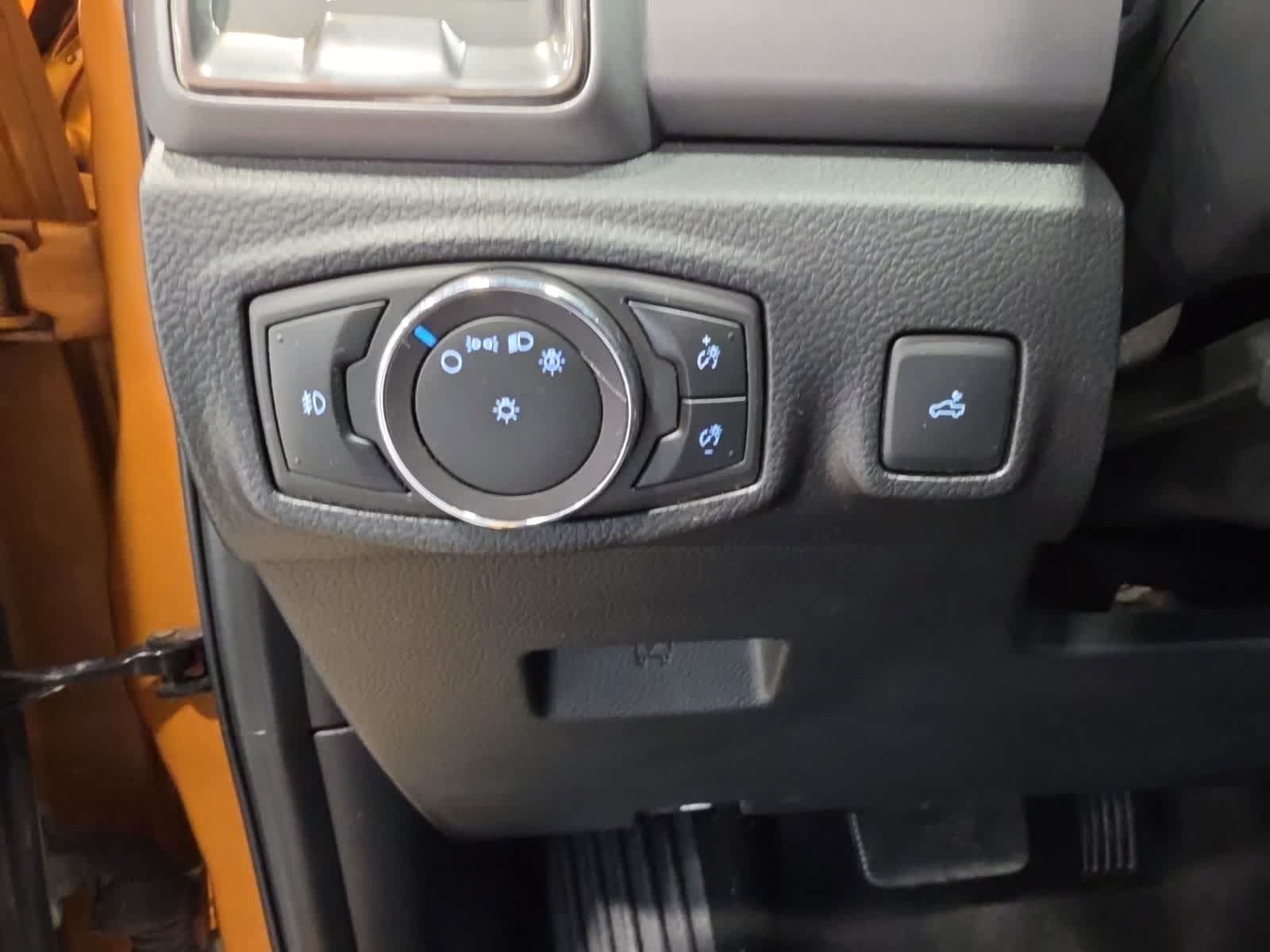 Used 2019 Ford Ranger XLT w/ Equipment Group 302A Luxury AWD/4WD image 19