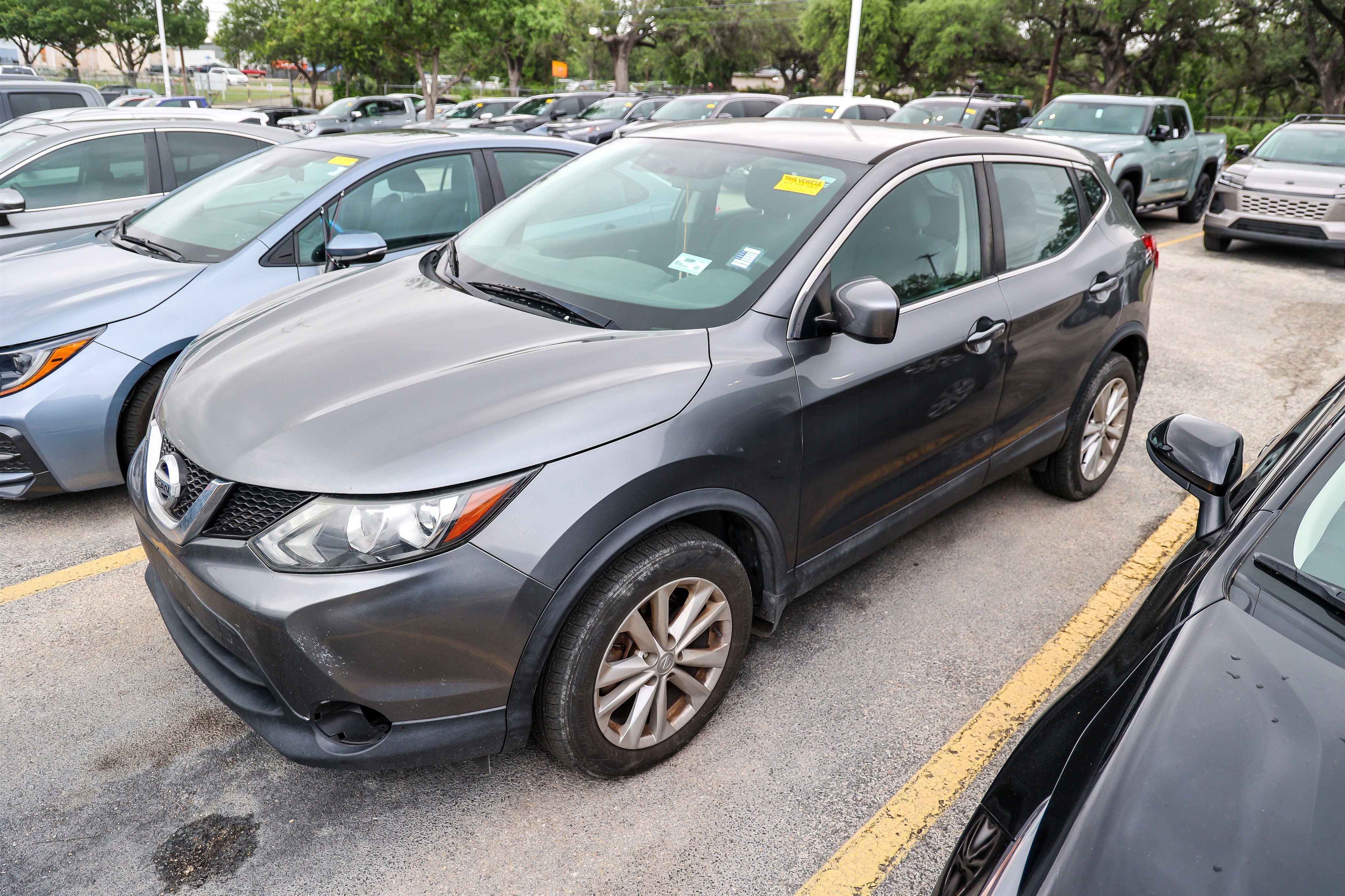 Used 2017 Nissan Rogue Sport S w/ S Appearance Package AWD/4WD image 3