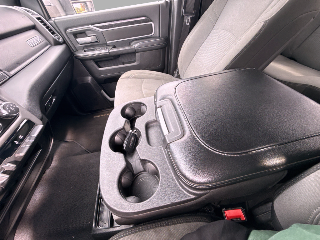 Used 2024 RAM 2500 Big Horn AWD/4WD image 24