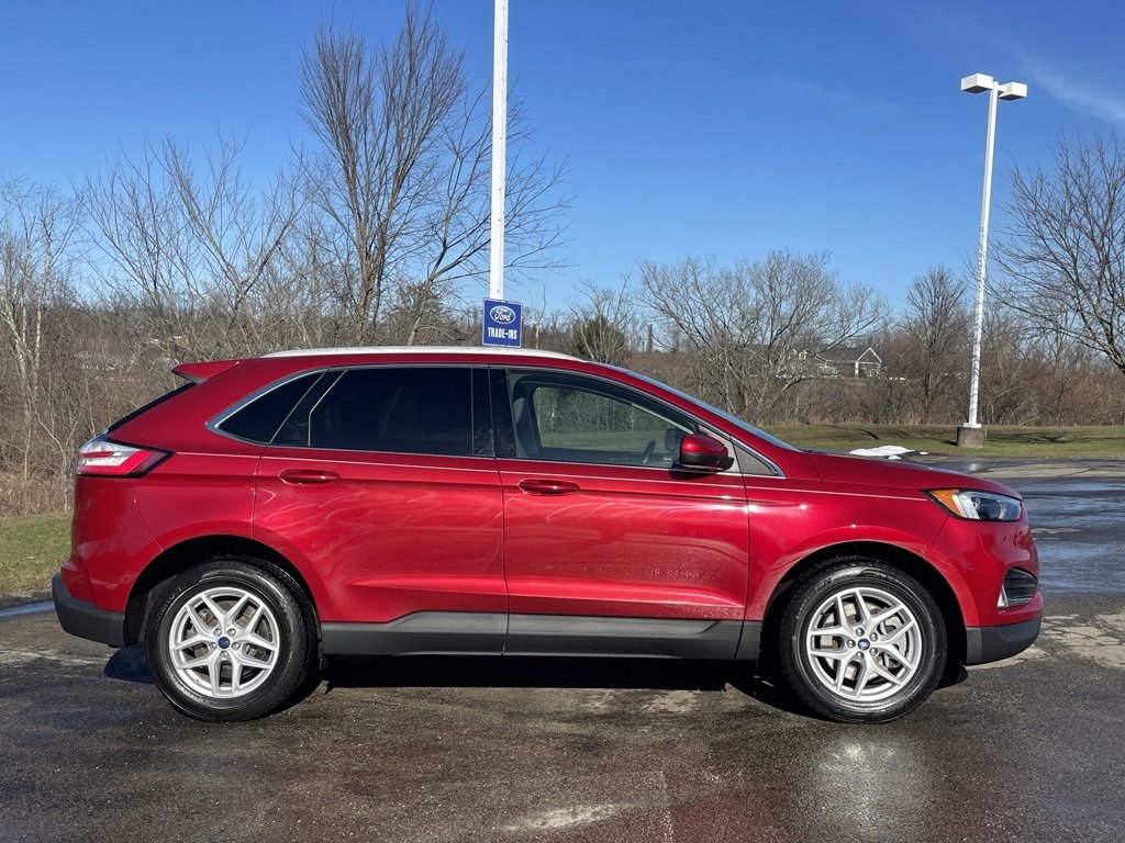 Used 2022 Ford Edge SEL w/ Convenience Package image 2
