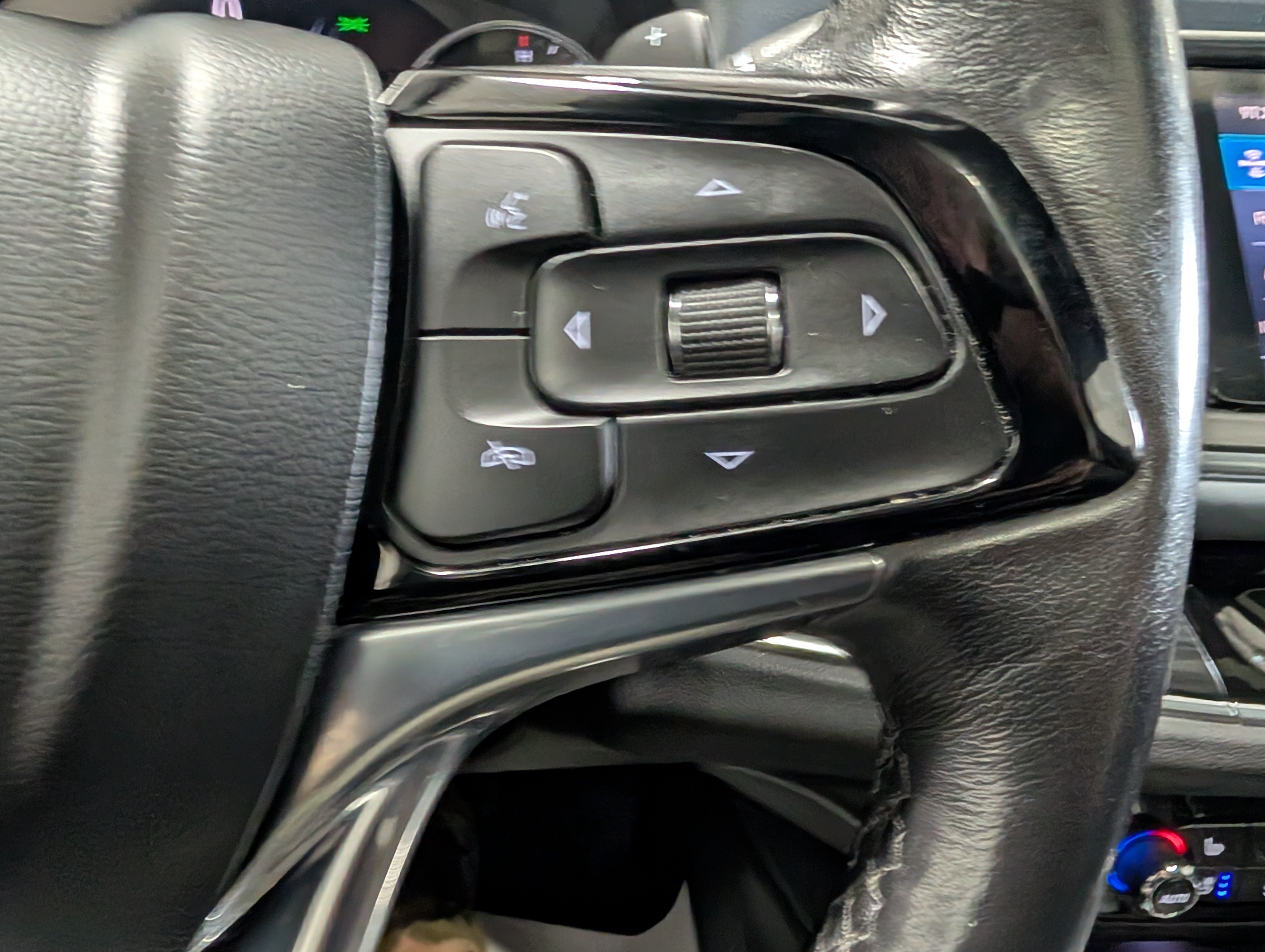 Used 2022 Buick Enclave Premium w/ Experience Buick Package AWD/4WD image 23