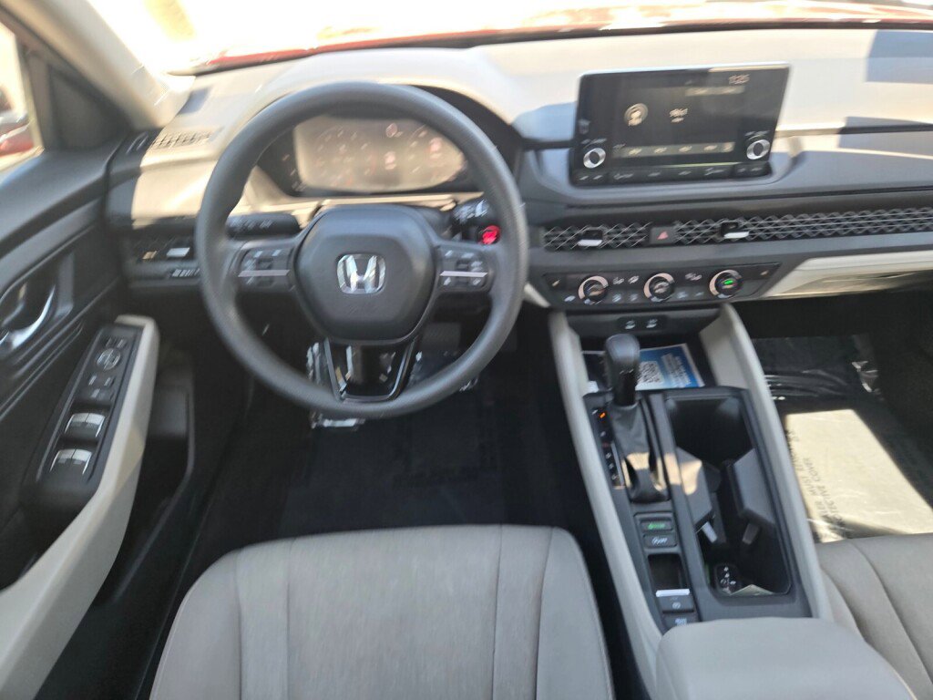 Certified 2025 Honda Accord SE image 11