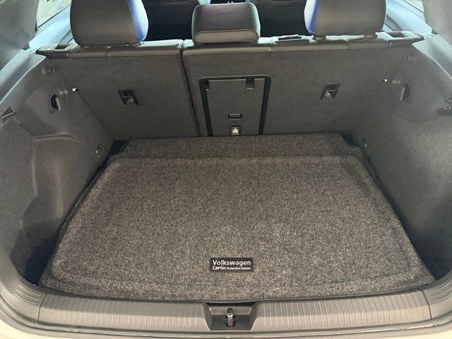 Used 2024 Volkswagen Golf R image 6