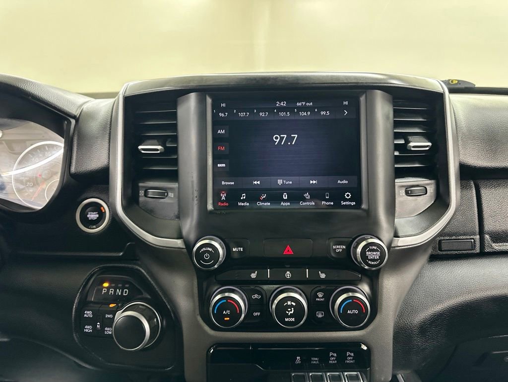 Used 2020 RAM 1500 Big Horn AWD/4WD image 30