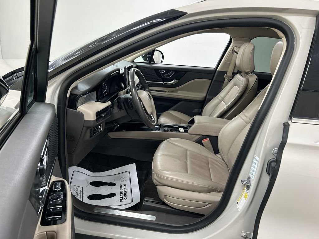 Used 2022 Lincoln Corsair Standard w/ Premium Package image 9