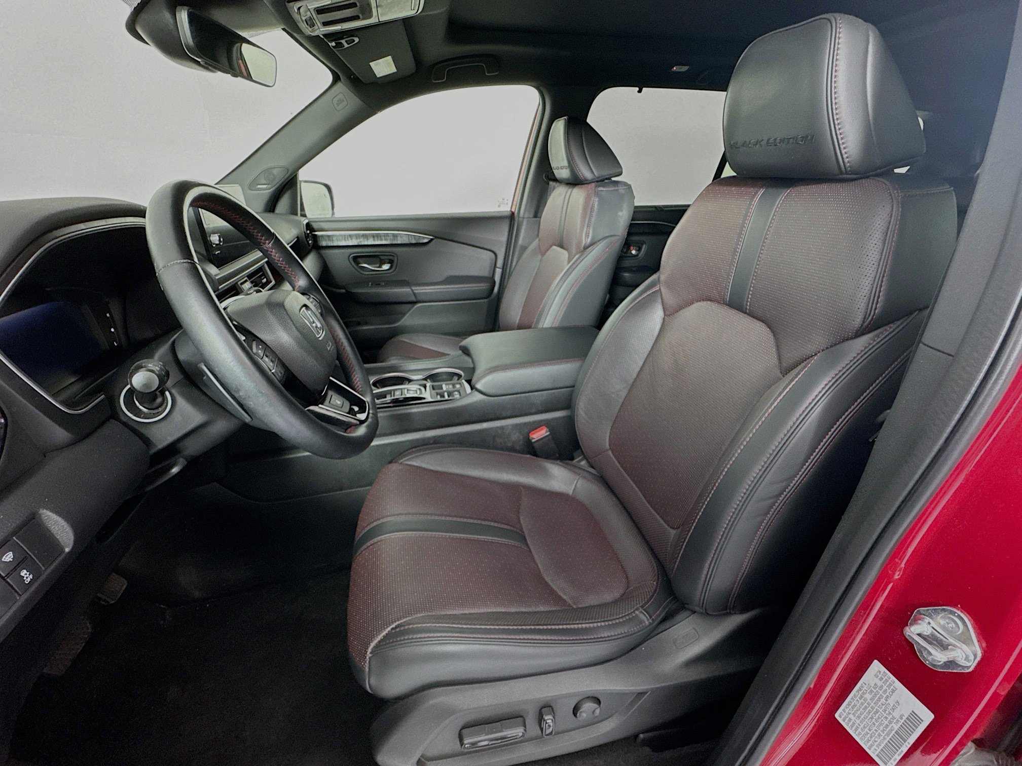 Certified 2025 Honda Pilot Black Edition image 22