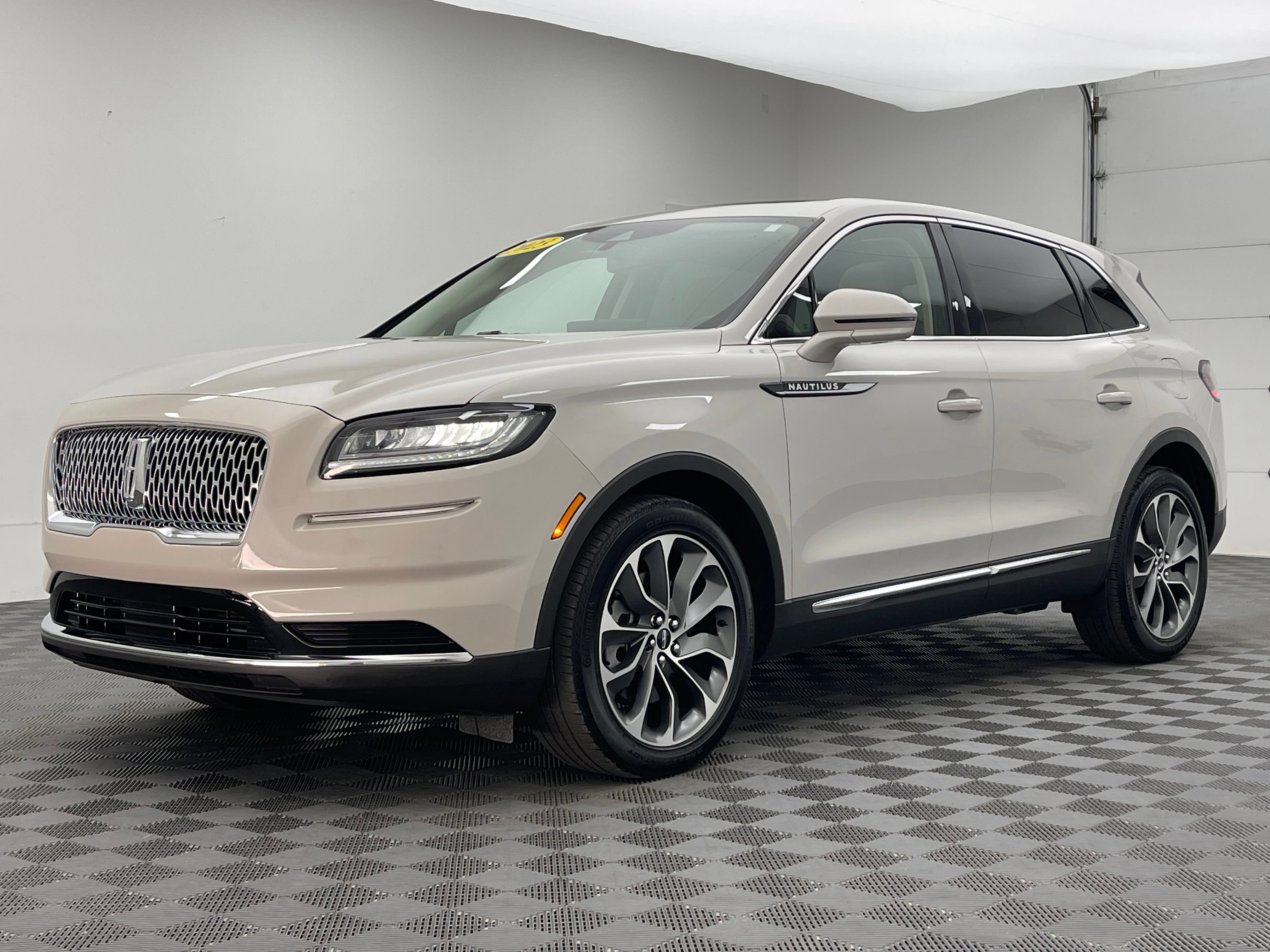 Used 2023 Lincoln Nautilus Reserve AWD/4WD video 2