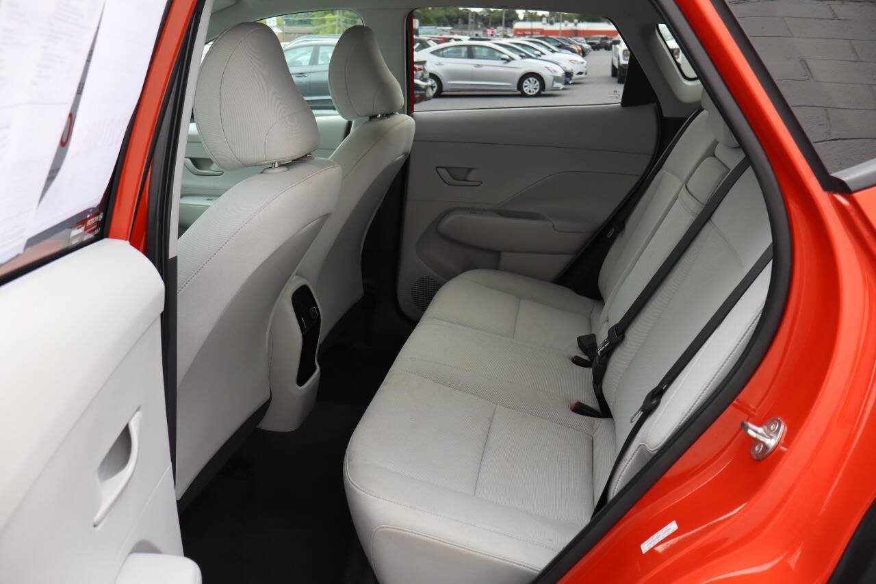 Used 2024 Hyundai Kona SEL AWD/4WD image 5