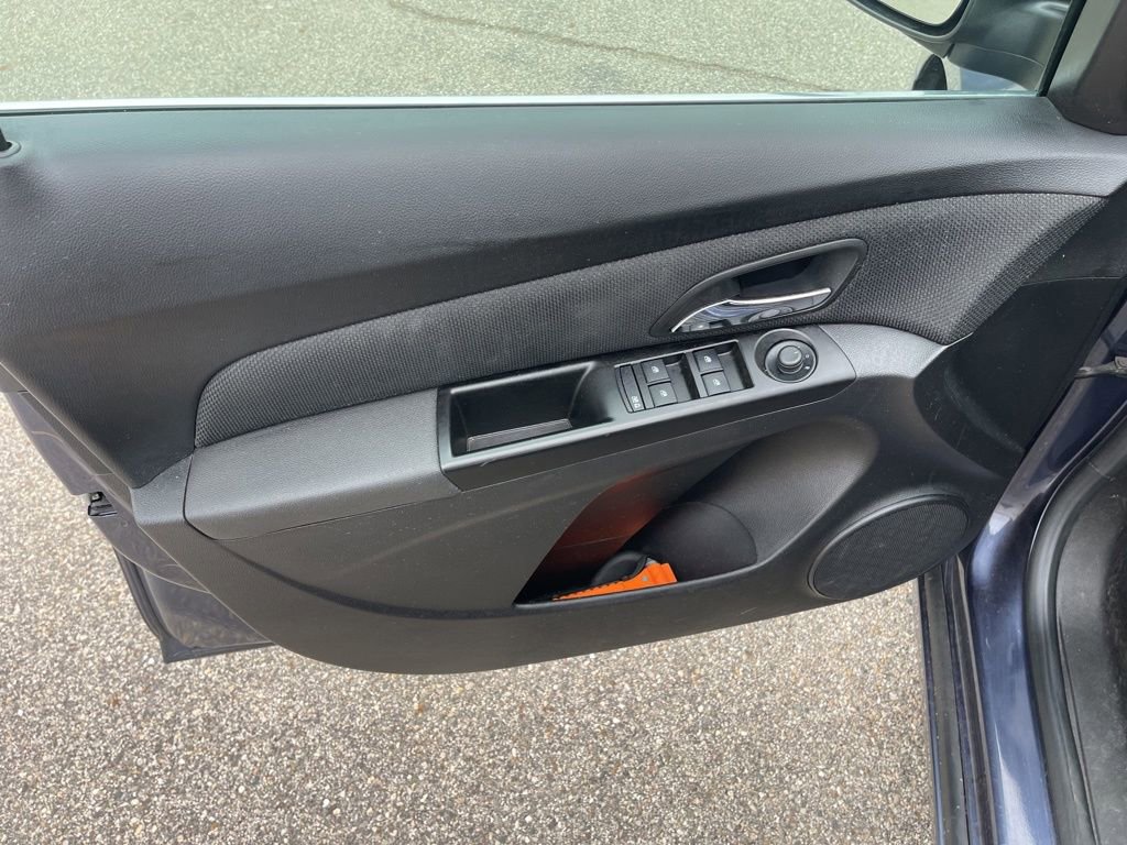 Used 2014 Chevrolet Cruze LT image 16