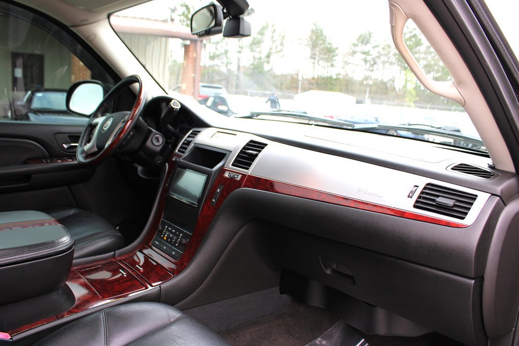 Used 2007 Cadillac Escalade EXT w/ Information Package image 23