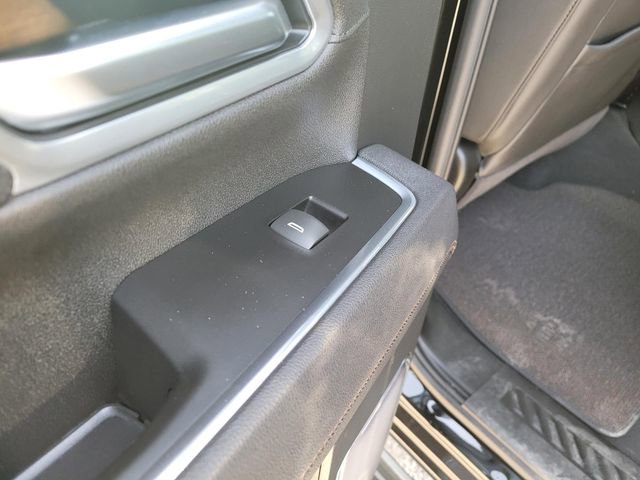 Used 2025 Chevrolet Silverado 2500 High Country w/ Midnight Edition image 17