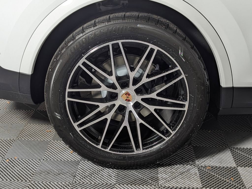 New 2026 Porsche Cayenne Coupe image 13